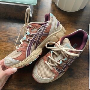 BARELY WORN! Women’s Free People ASICS.